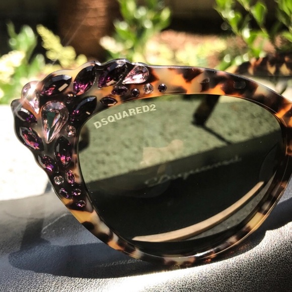 DSquared2 “Elizabeth” Retro Tortoise with Stone - Picture 4 of 7
